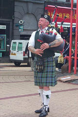 piper.jpg (20944 bytes)