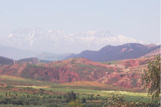 mountains.jpg (20088 bytes)